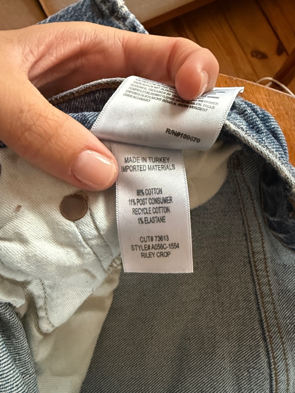 Agolde Riley High Rise Crop Jeans - Picture 4 of 4